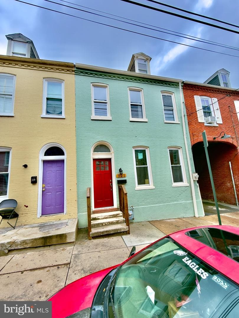 321 Beaver Street photo 1
