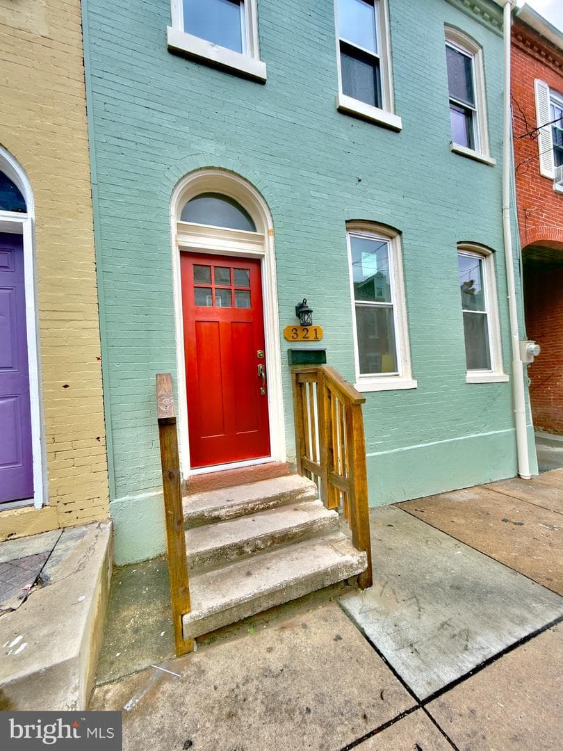 321 Beaver Street photo 2