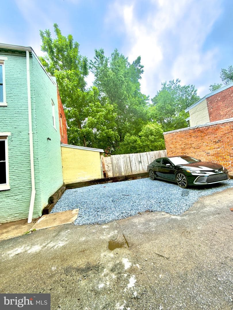 321 Beaver Street photo 5