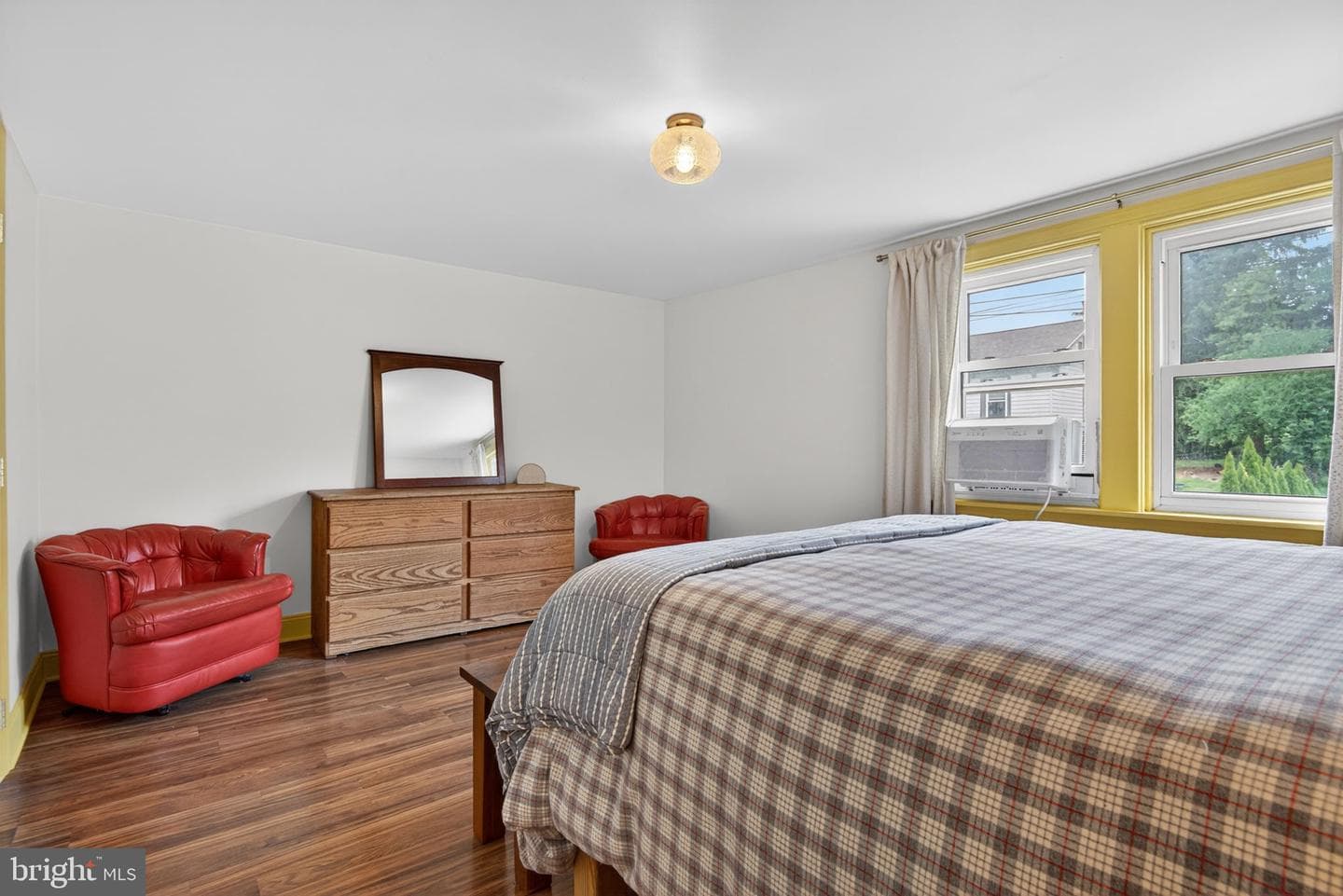 675 E Market Street photo 14