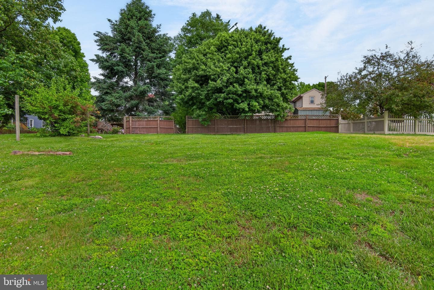 675 E Market Street photo 42