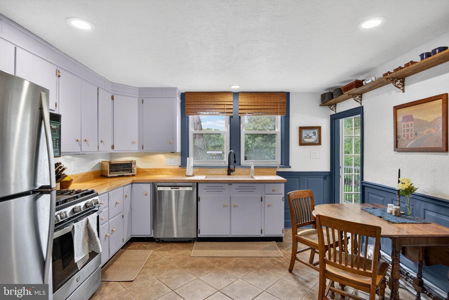 675 E Market Street photo 8