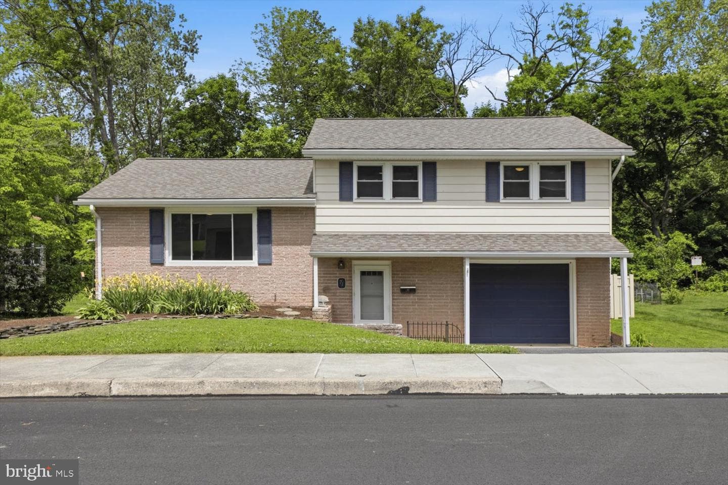 71 Circle Drive photo 1