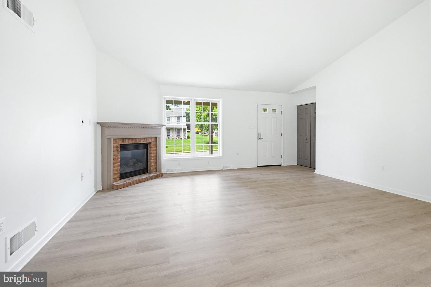 3950 Laurel Run photo 8