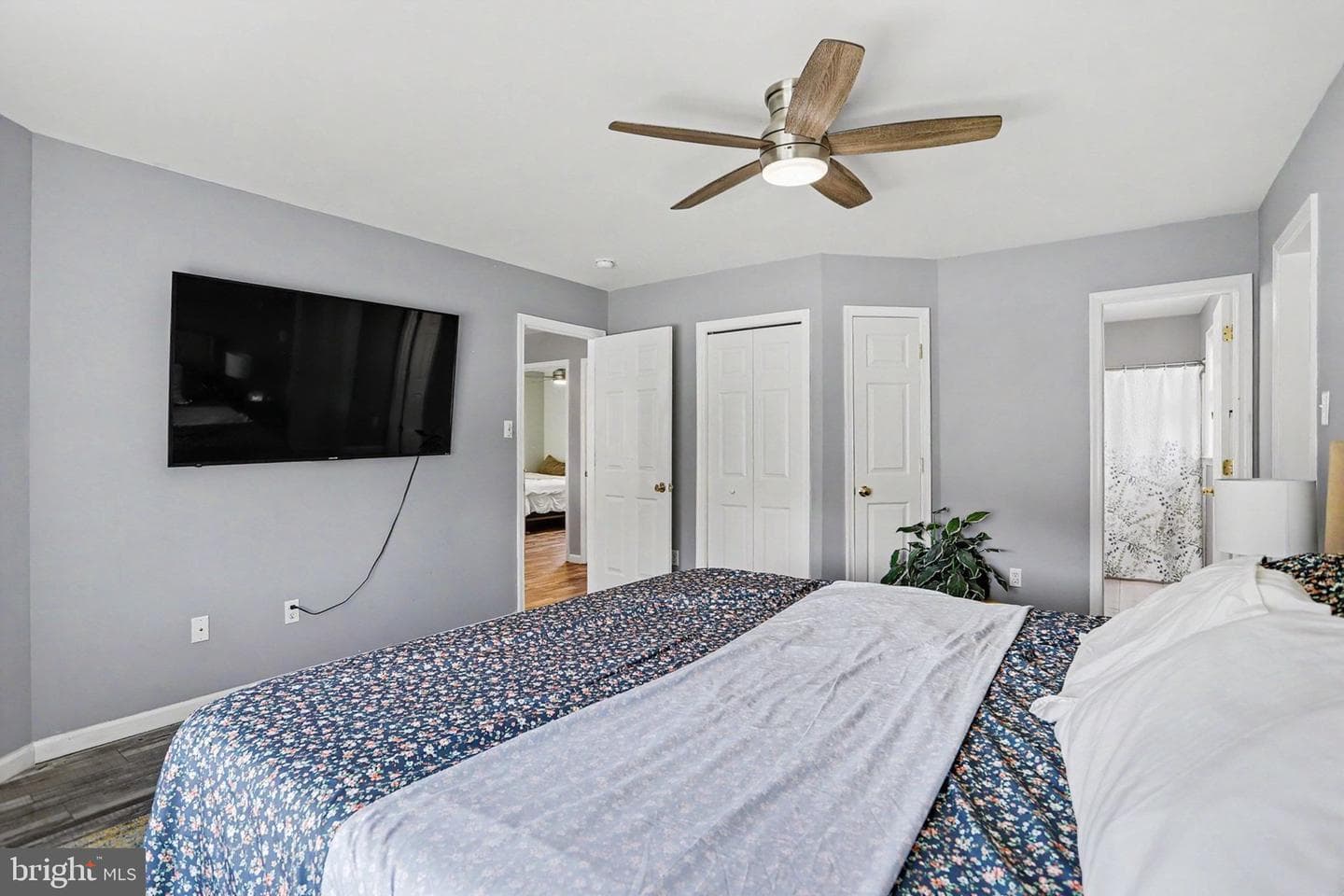 138 N River Street photo 16