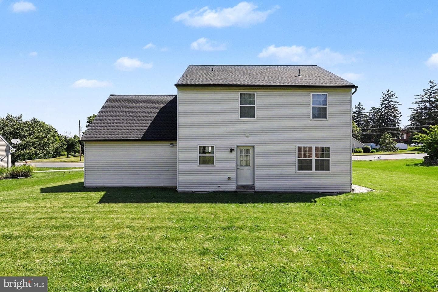 138 N River Street photo 26