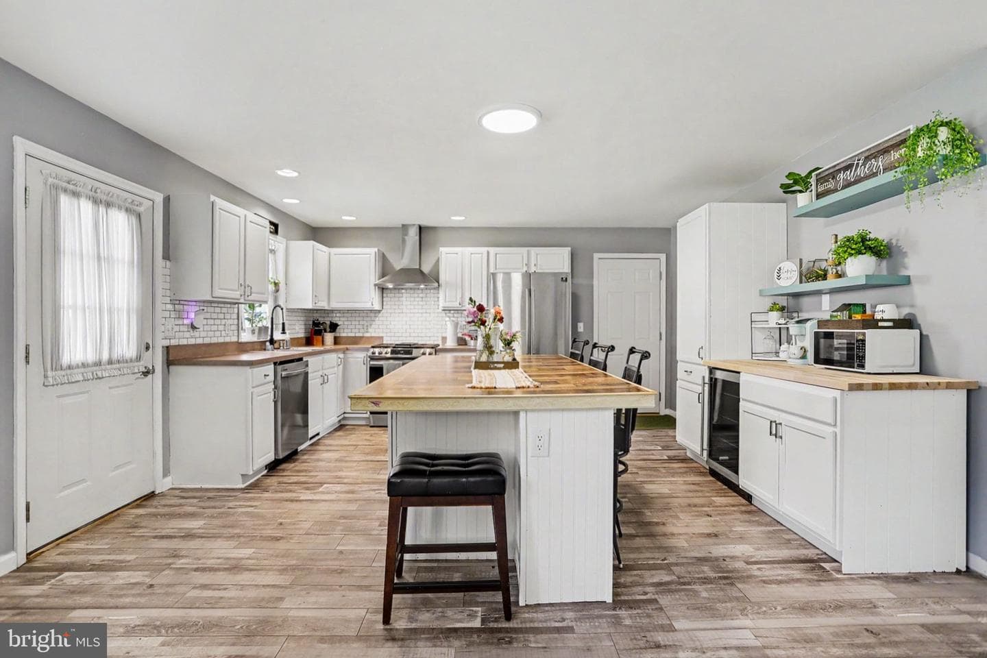 138 N River Street photo 8
