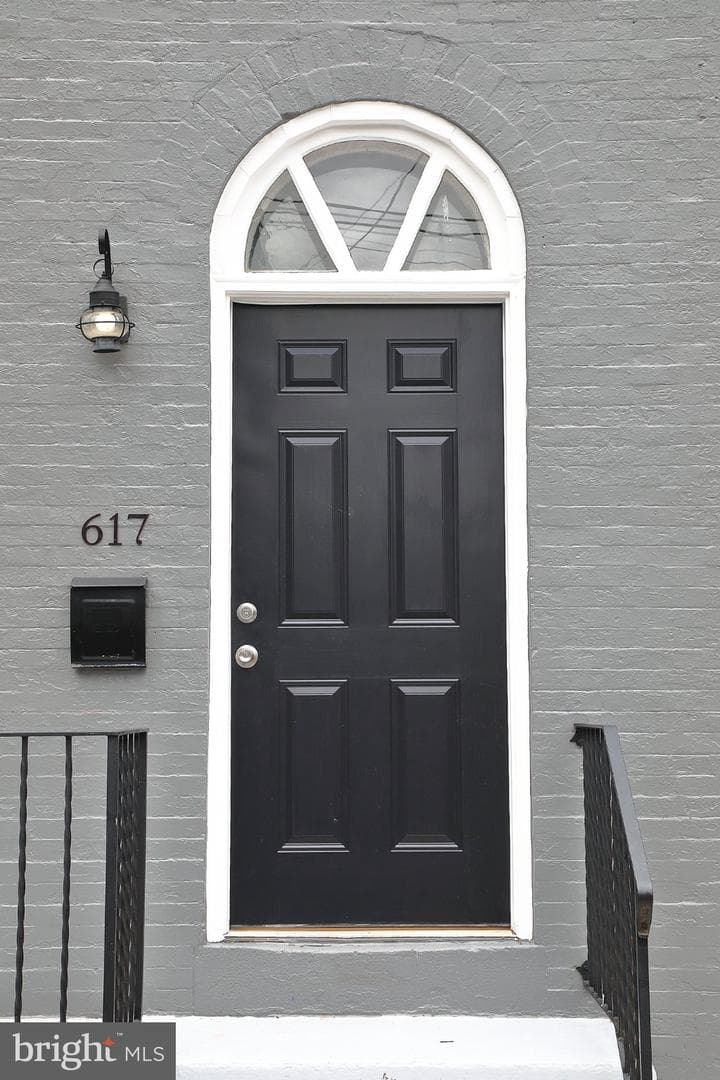 617 Saint Joseph Street photo 3