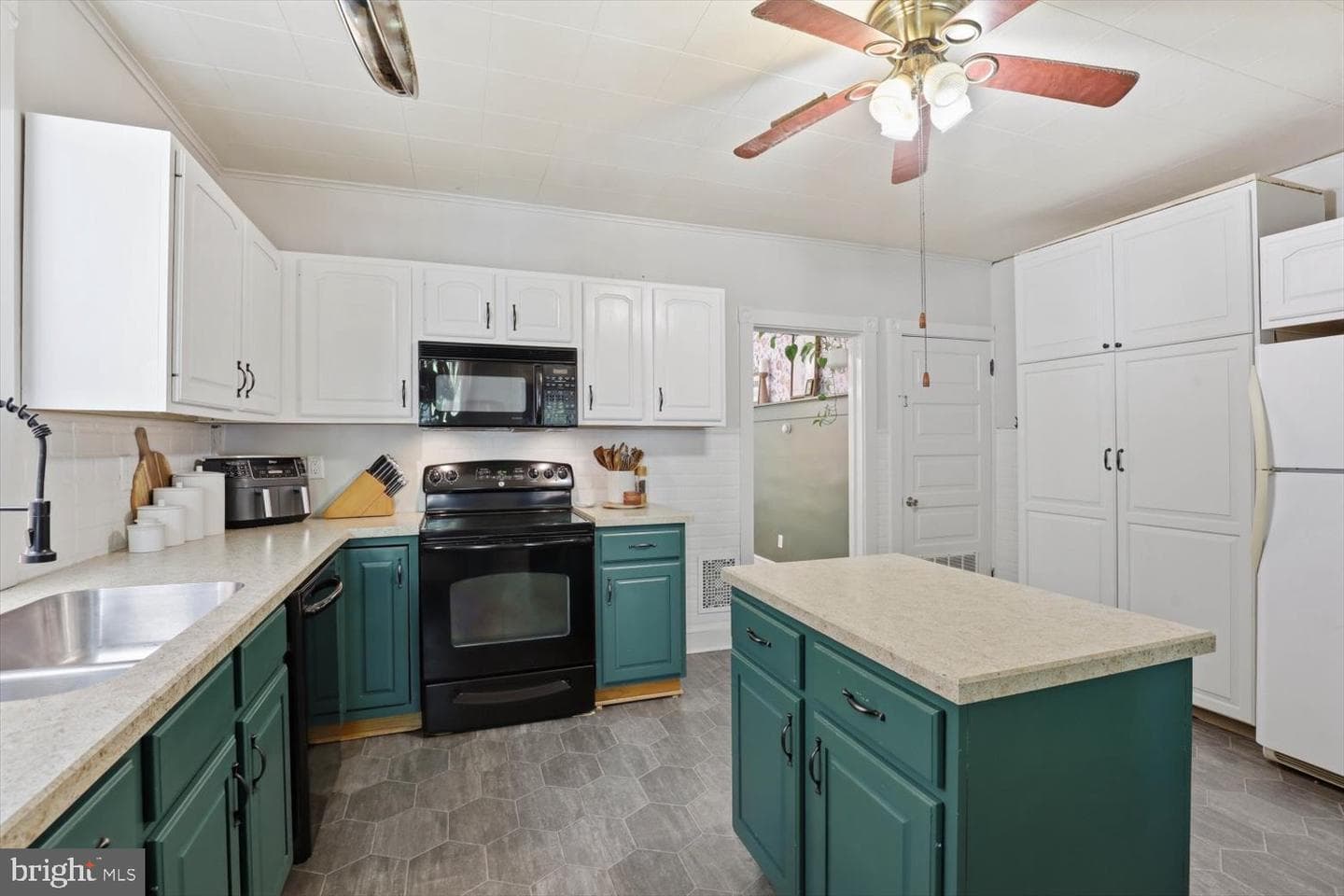 280 Duke Street photo 11