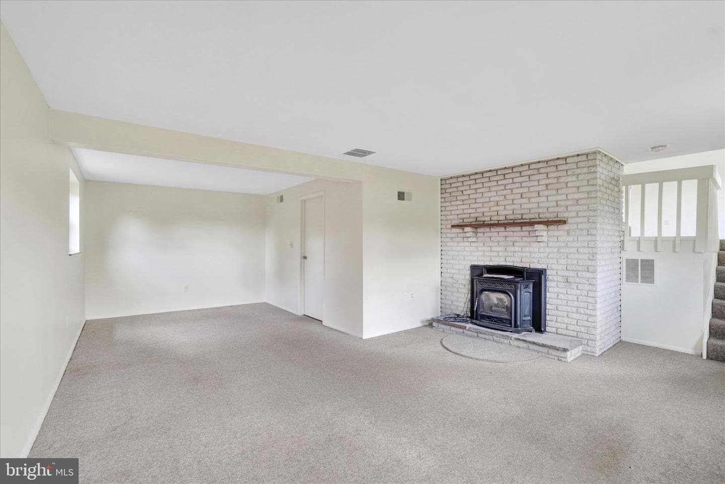 112 Nicholas Road photo 17
