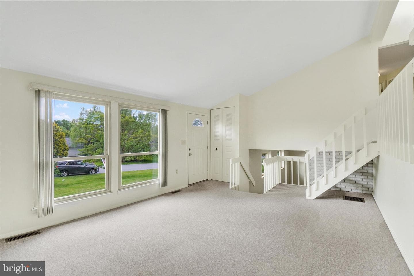 112 Nicholas Road photo 4