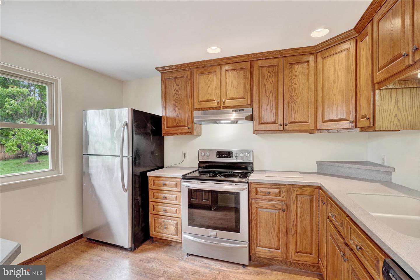 112 Nicholas Road photo 9