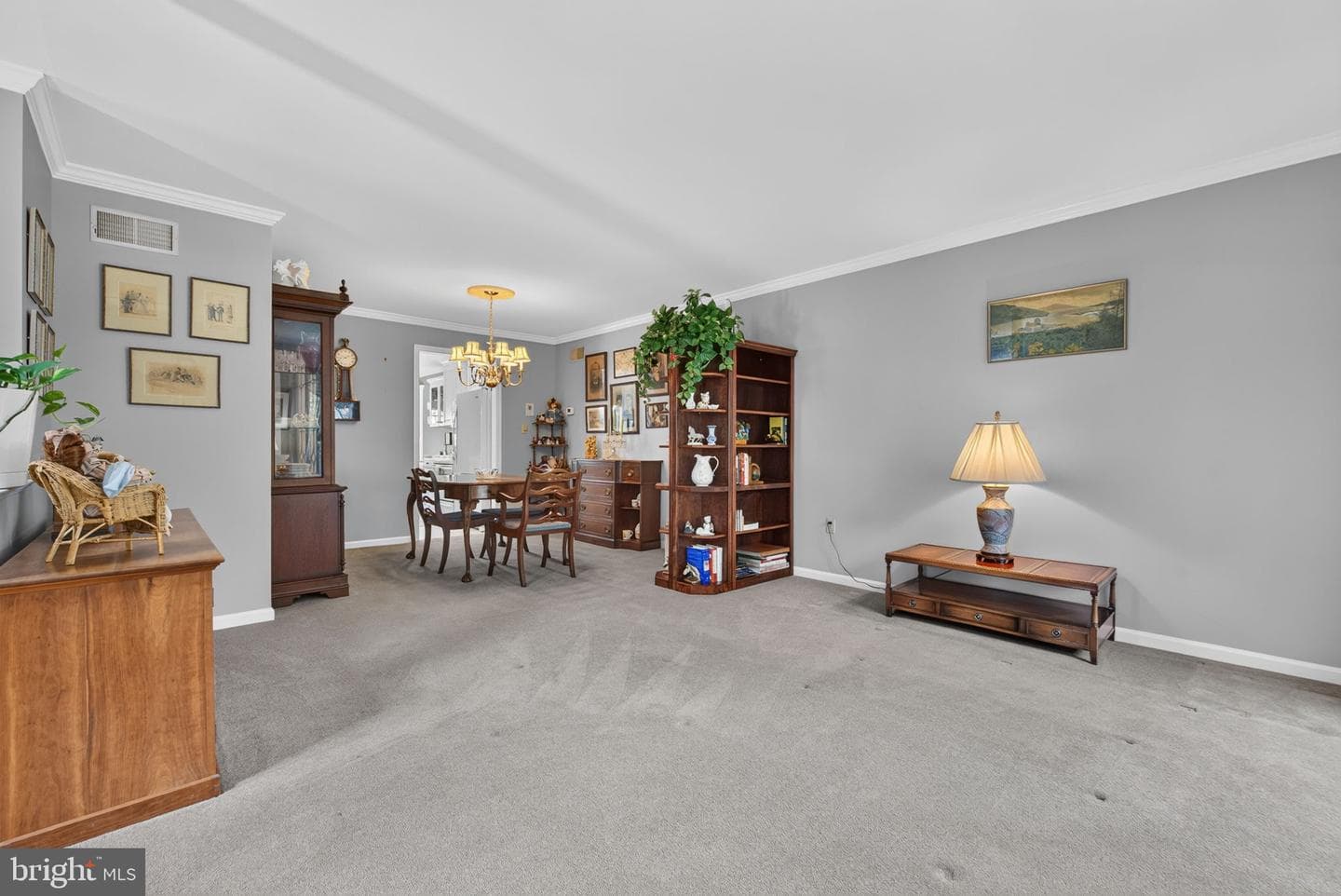 1290 Crestview Drive photo 7
