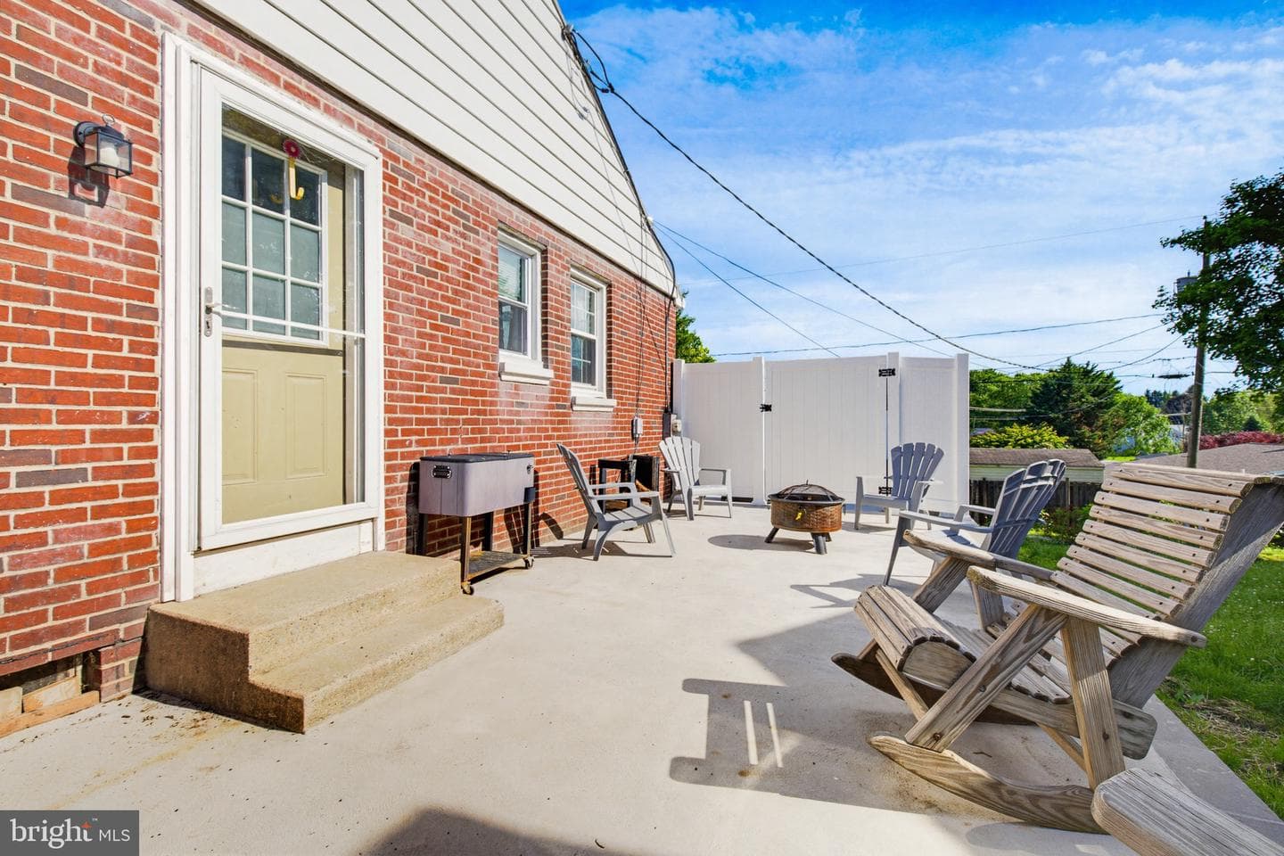 2114 Shaaron Drive photo 3