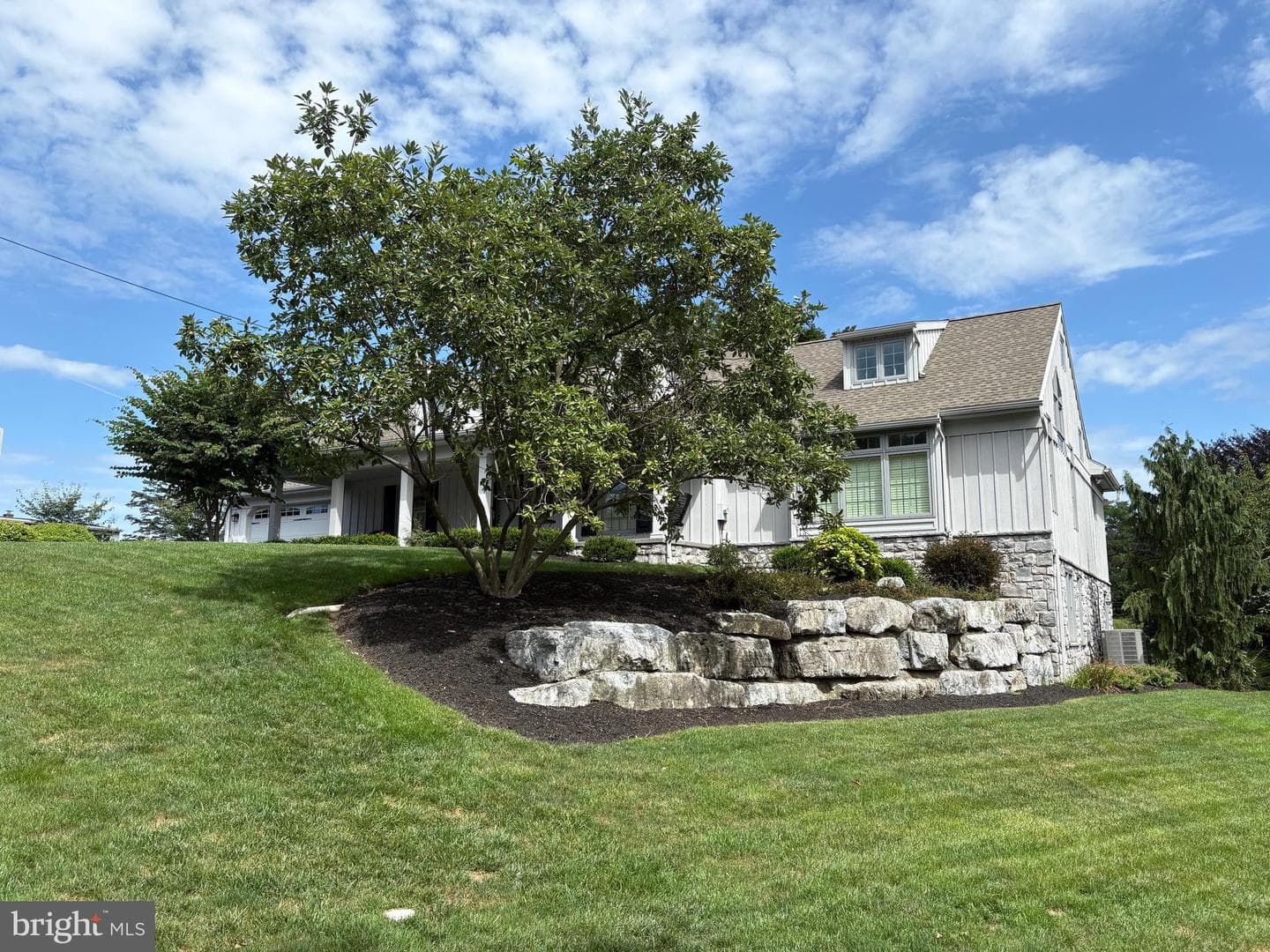 957 Mondale Road photo 5