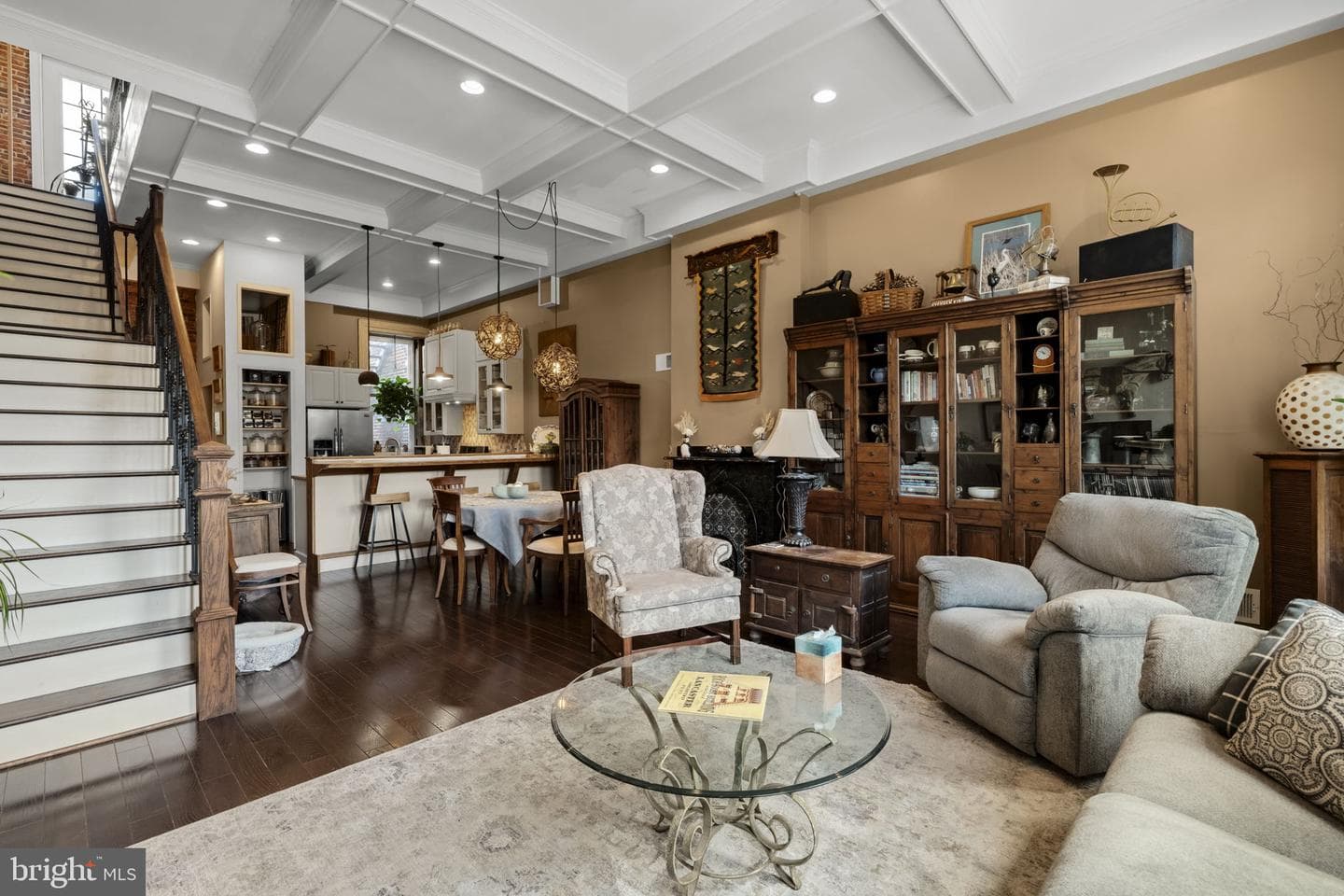 305 N Queen Street photo 28