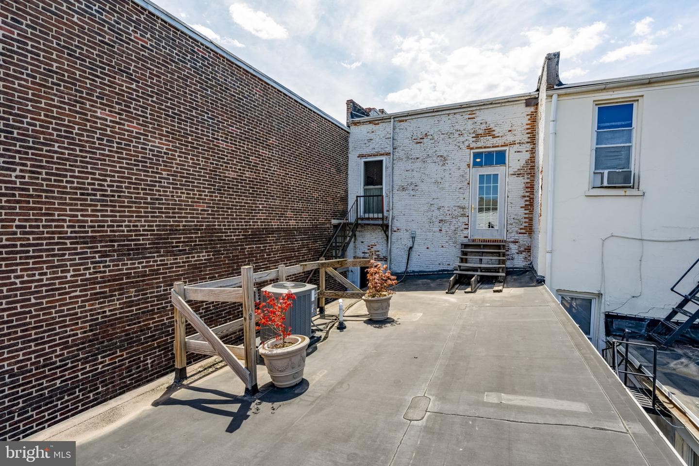 305 N Queen Street photo 54