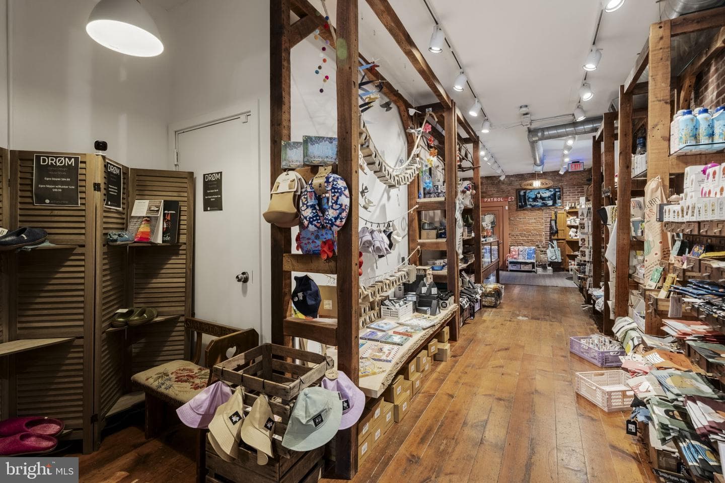 305 N Queen Street photo 7