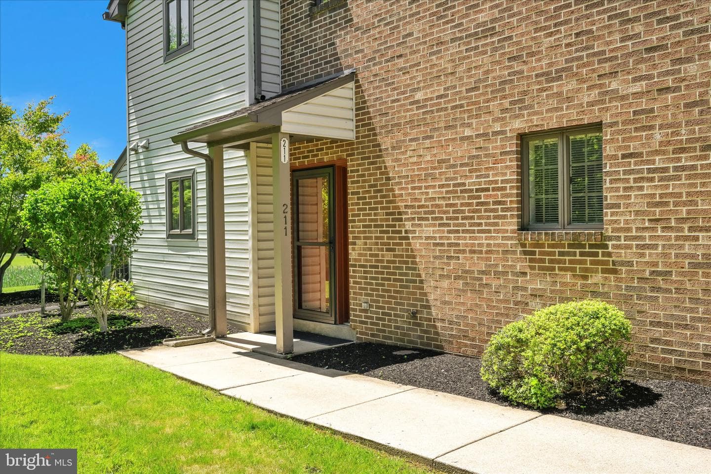 211 Black Oak Drive photo 3