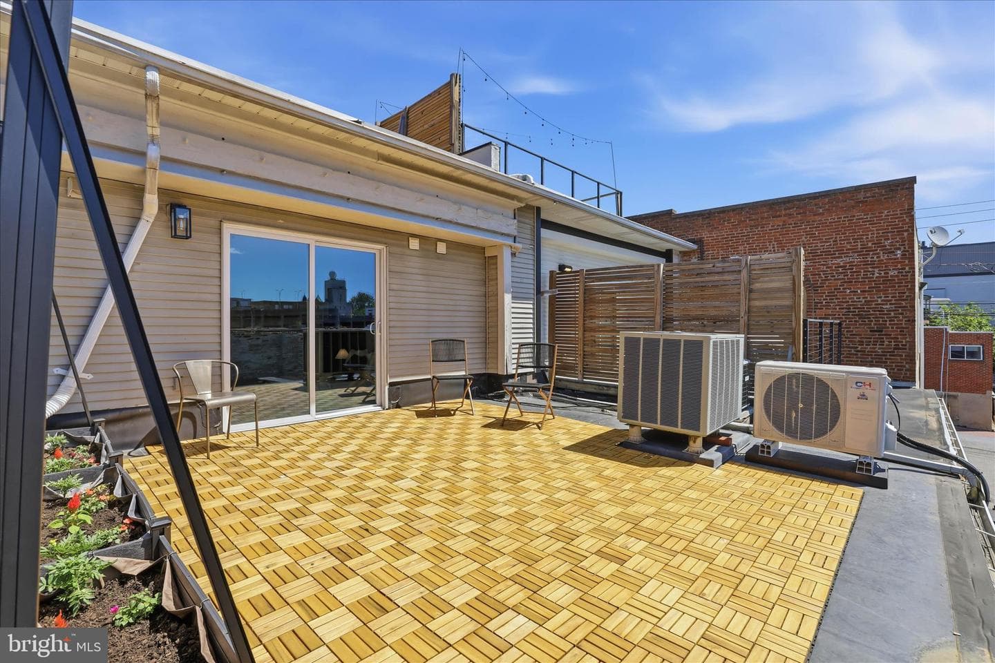 16 E Walnut Street photo 44