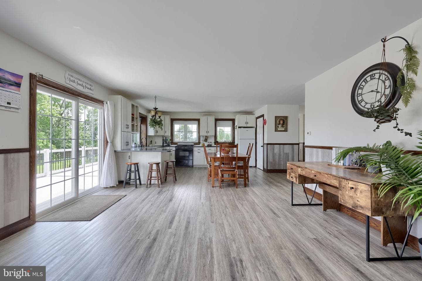 212 Cedar Drive photo 9