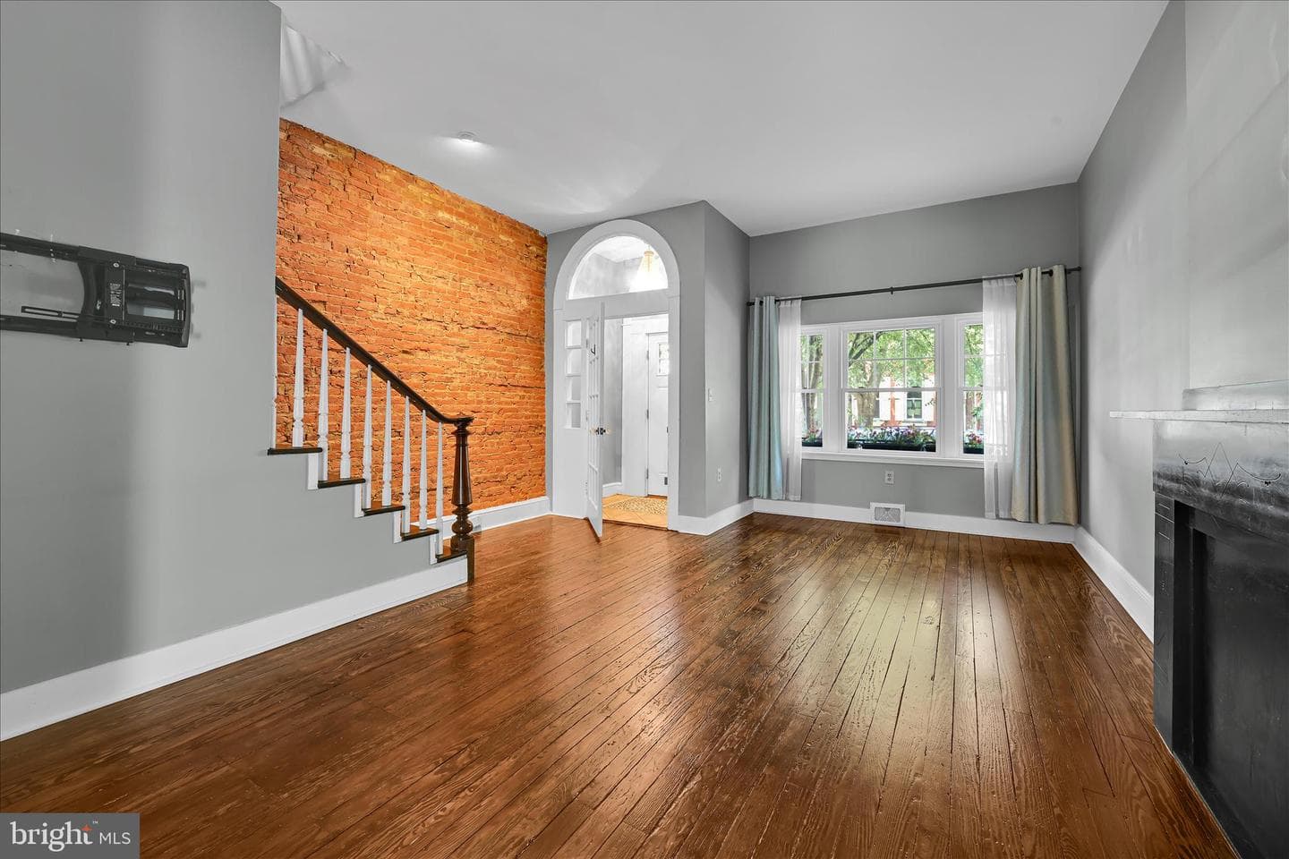 441 N Queen Street photo 10