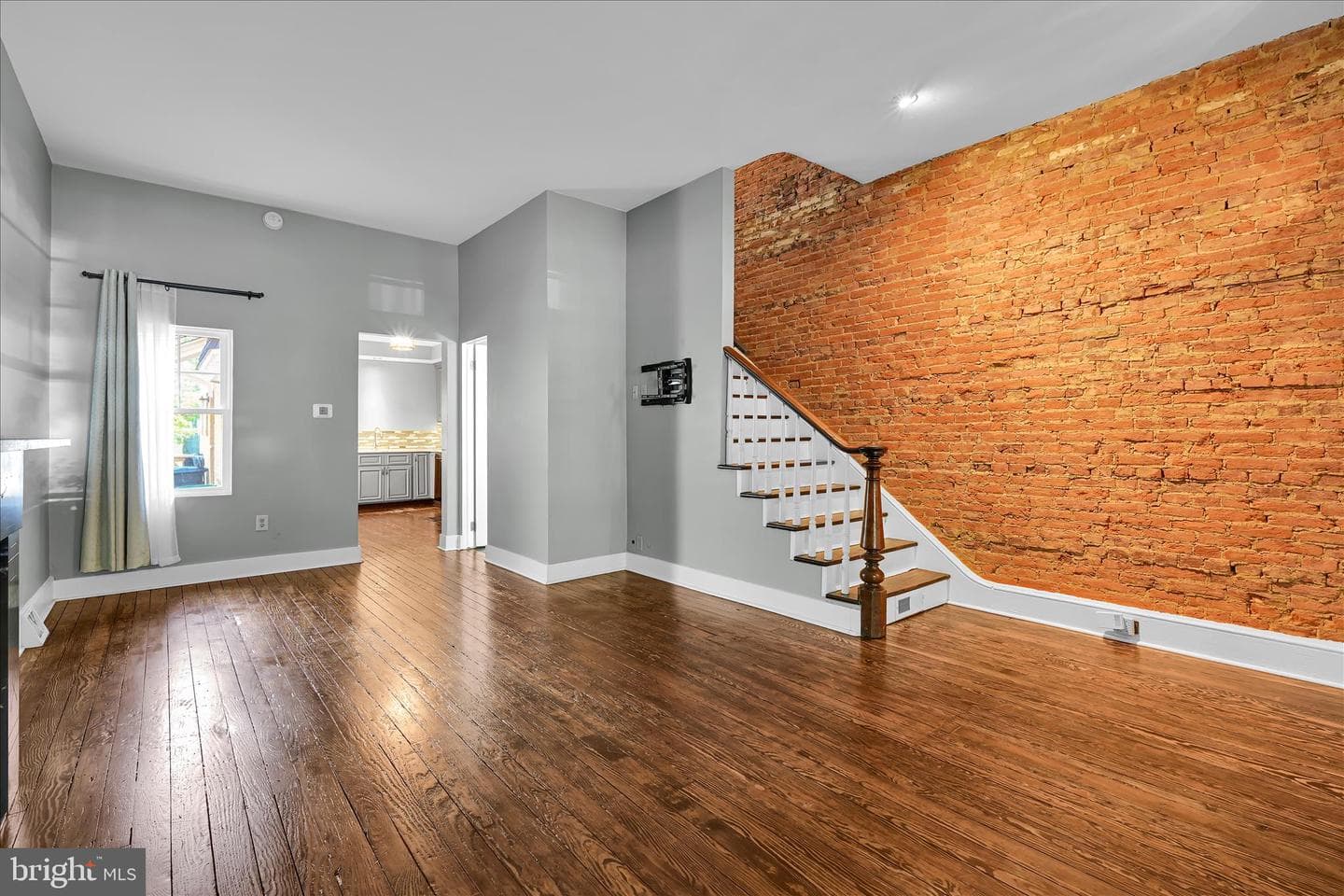 441 N Queen Street photo 16