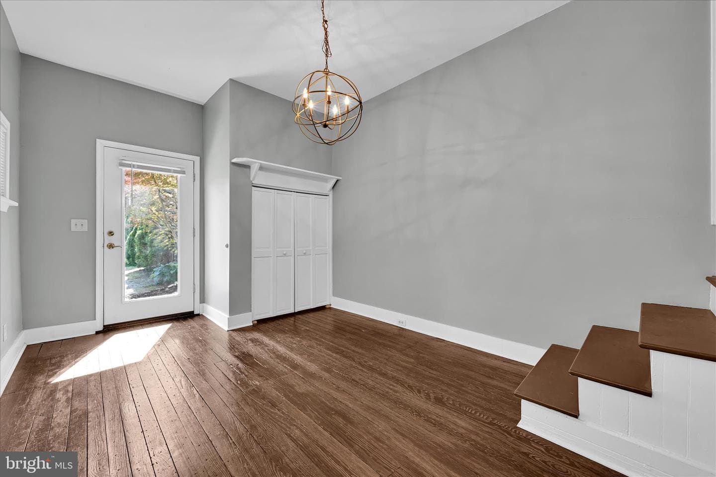 441 N Queen Street photo 19