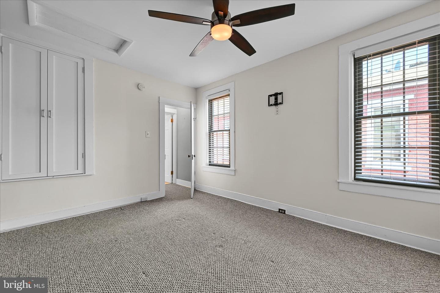 441 N Queen Street photo 35