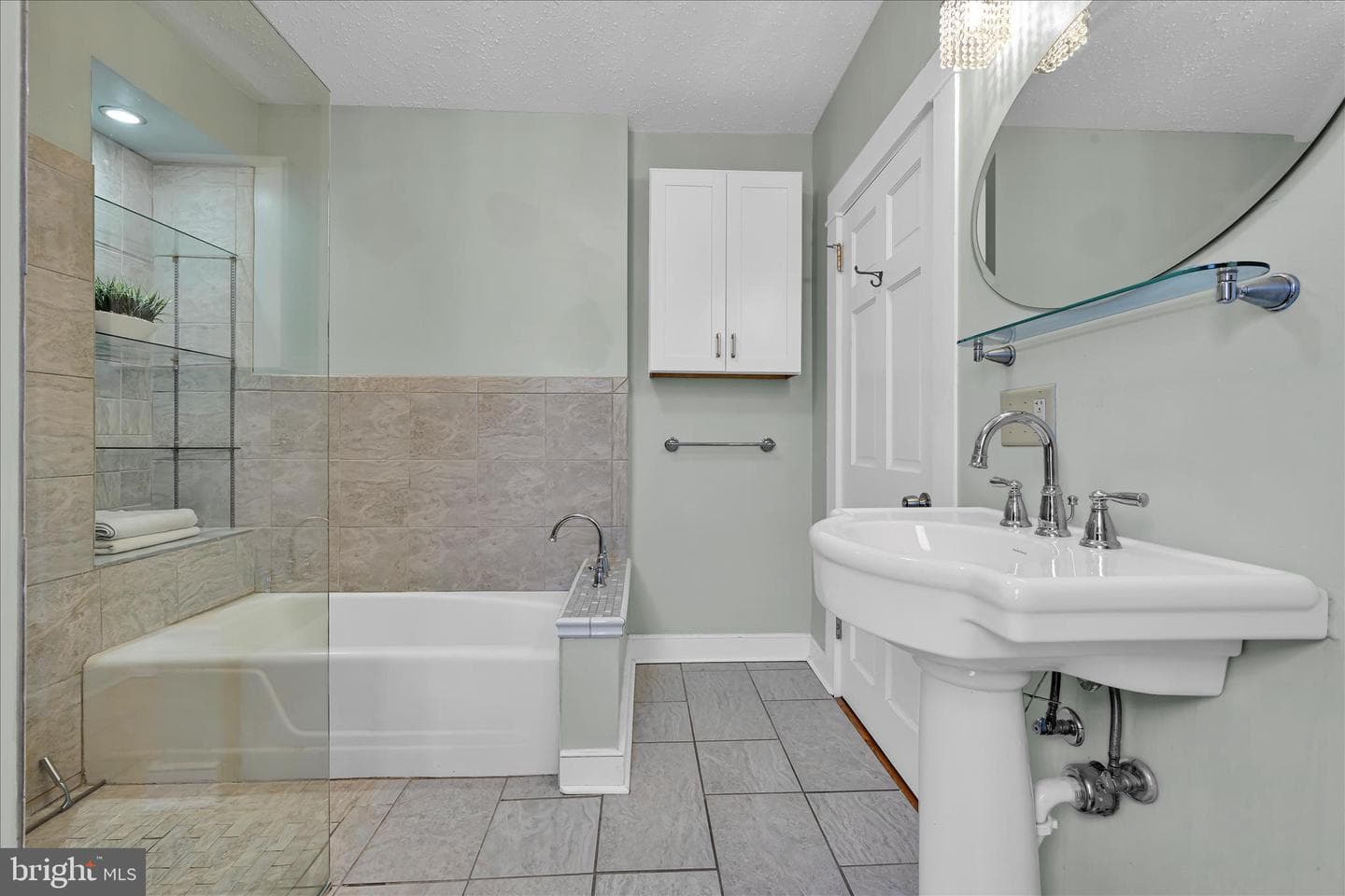 441 N Queen Street photo 39