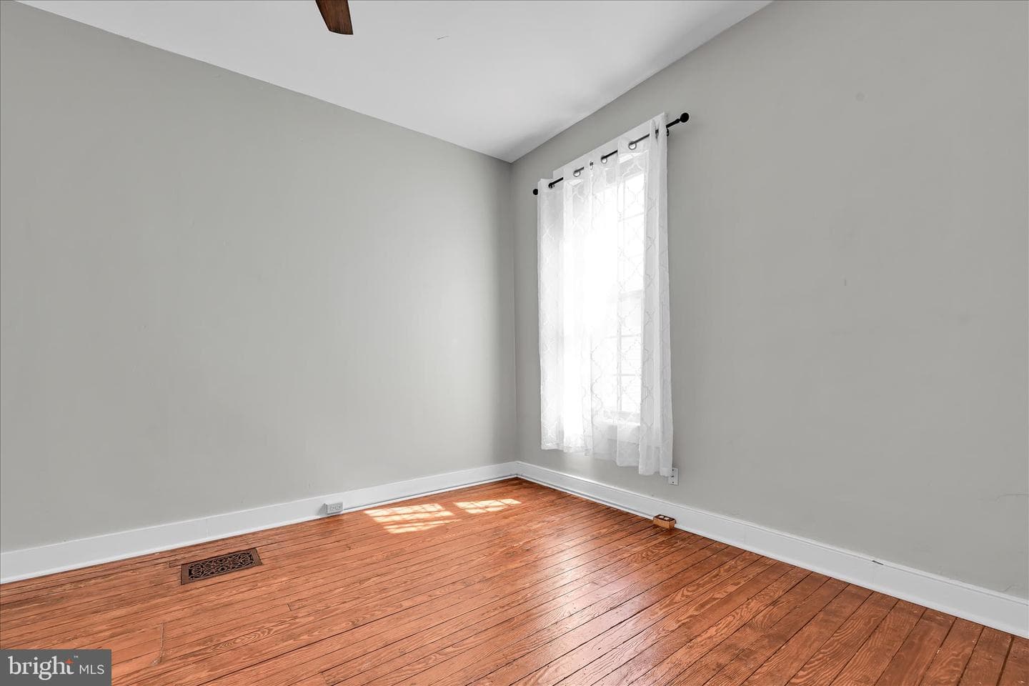 441 N Queen Street photo 42