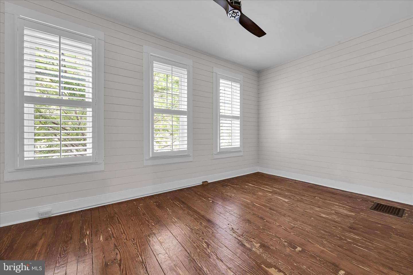 441 N Queen Street photo 44