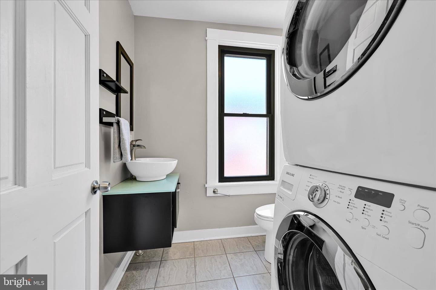 441 N Queen Street photo 52