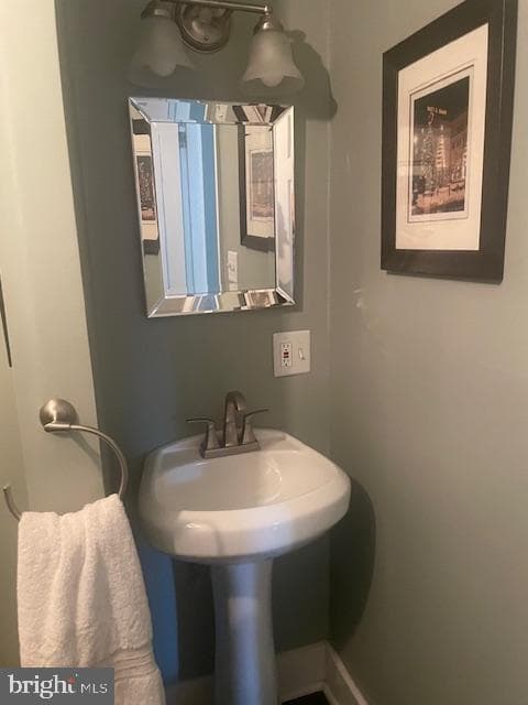 441 N Queen Street photo 56