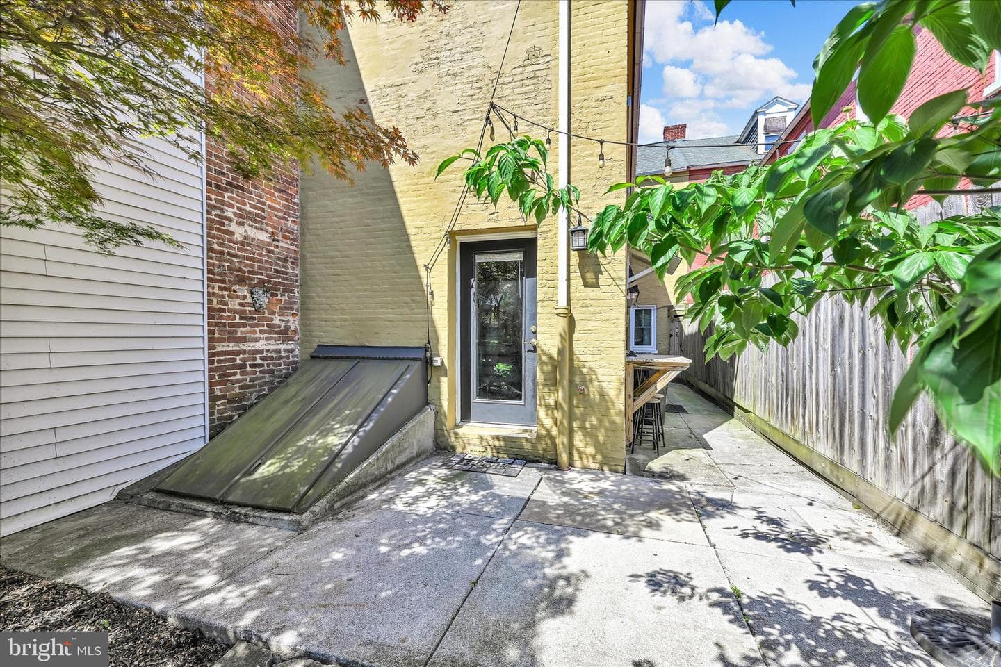 441 N Queen Street photo 64
