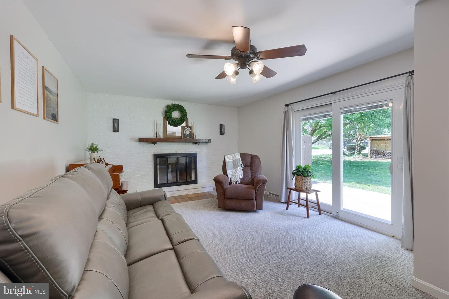 219 Tobacco Road photo 22