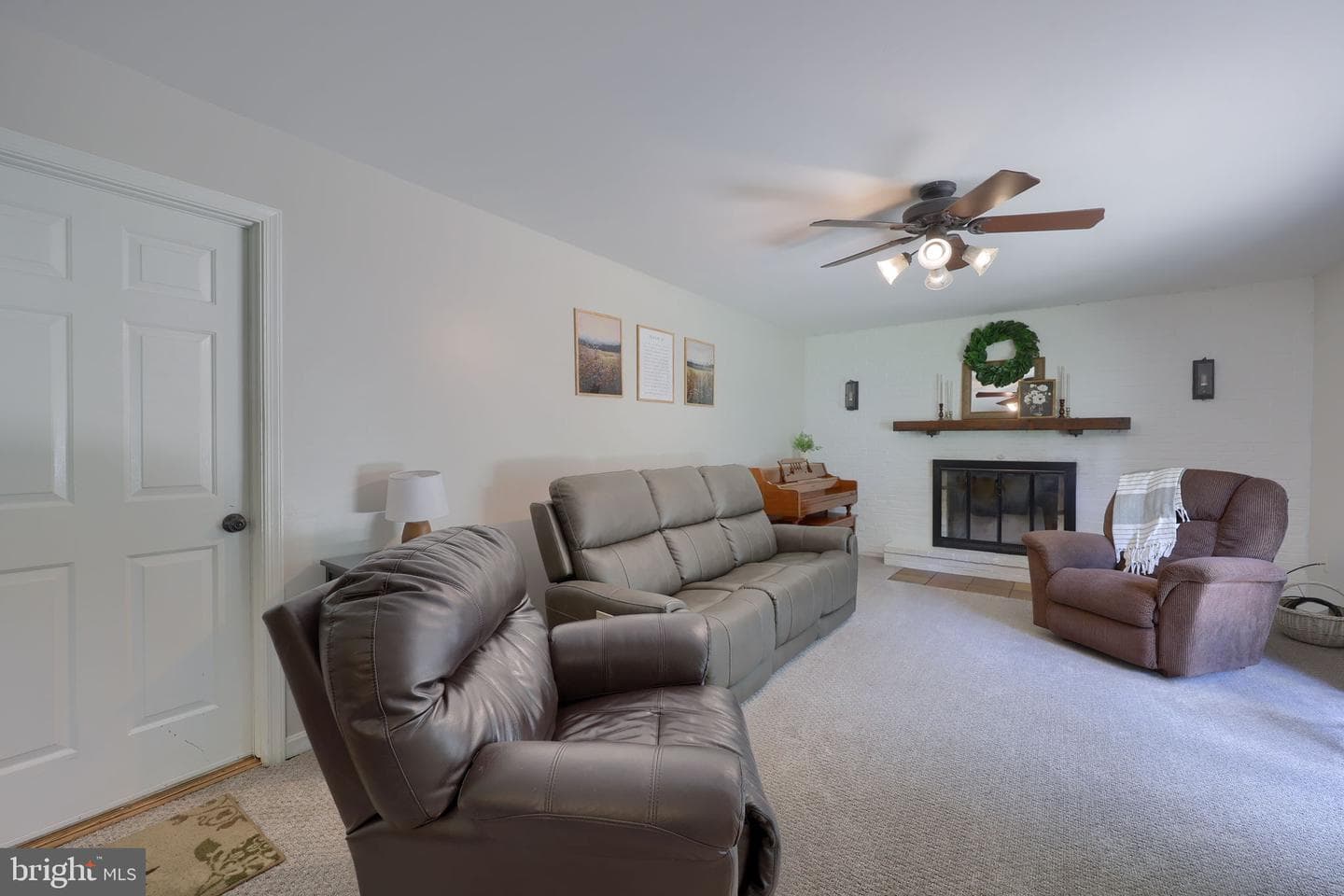 219 Tobacco Road photo 23
