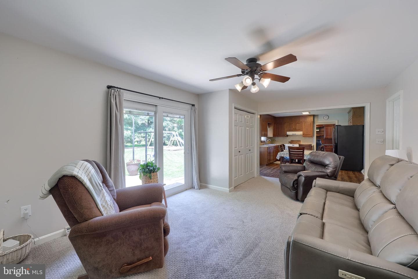 219 Tobacco Road photo 25