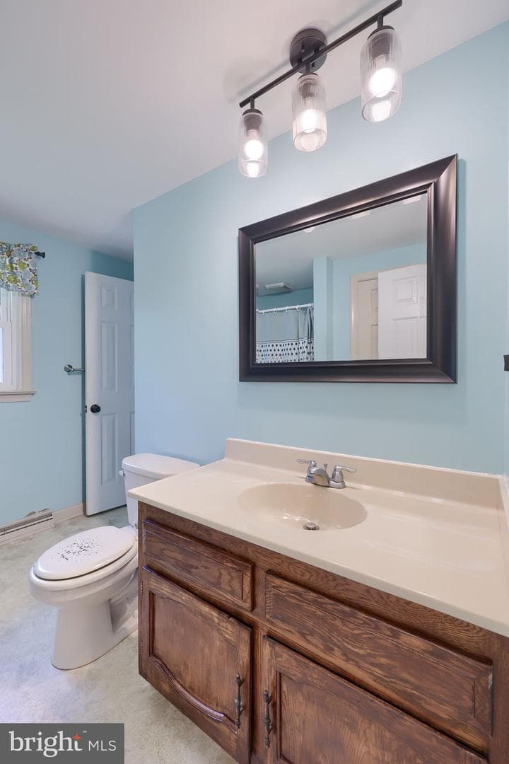 219 Tobacco Road photo 36