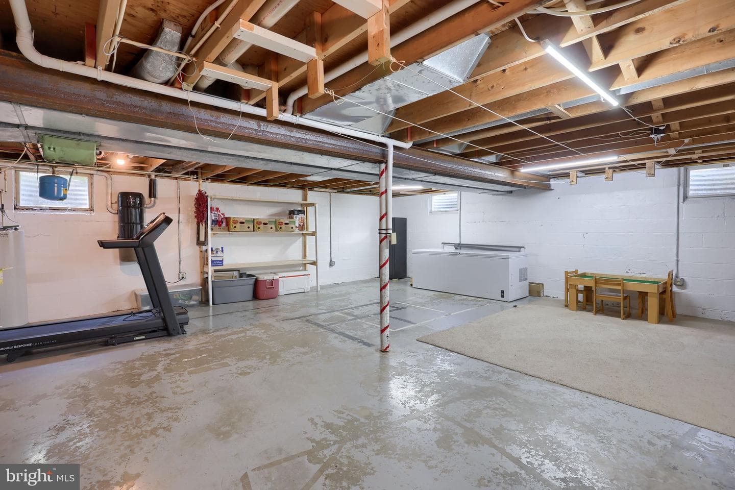 219 Tobacco Road photo 37