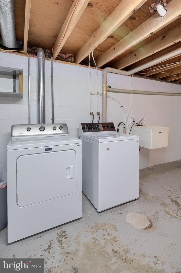 219 Tobacco Road photo 38