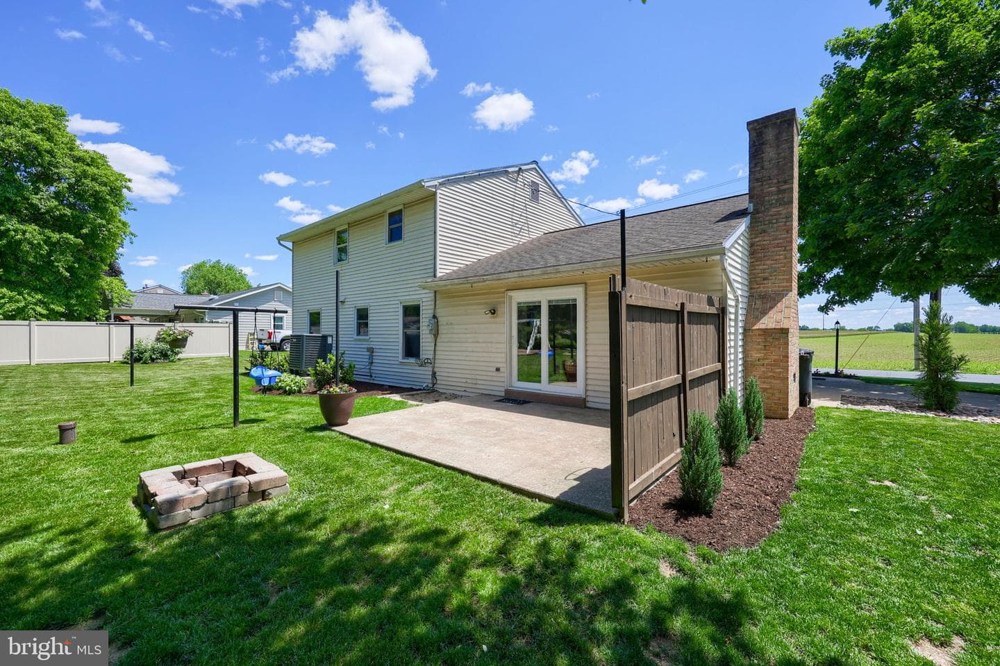 219 Tobacco Road photo 44