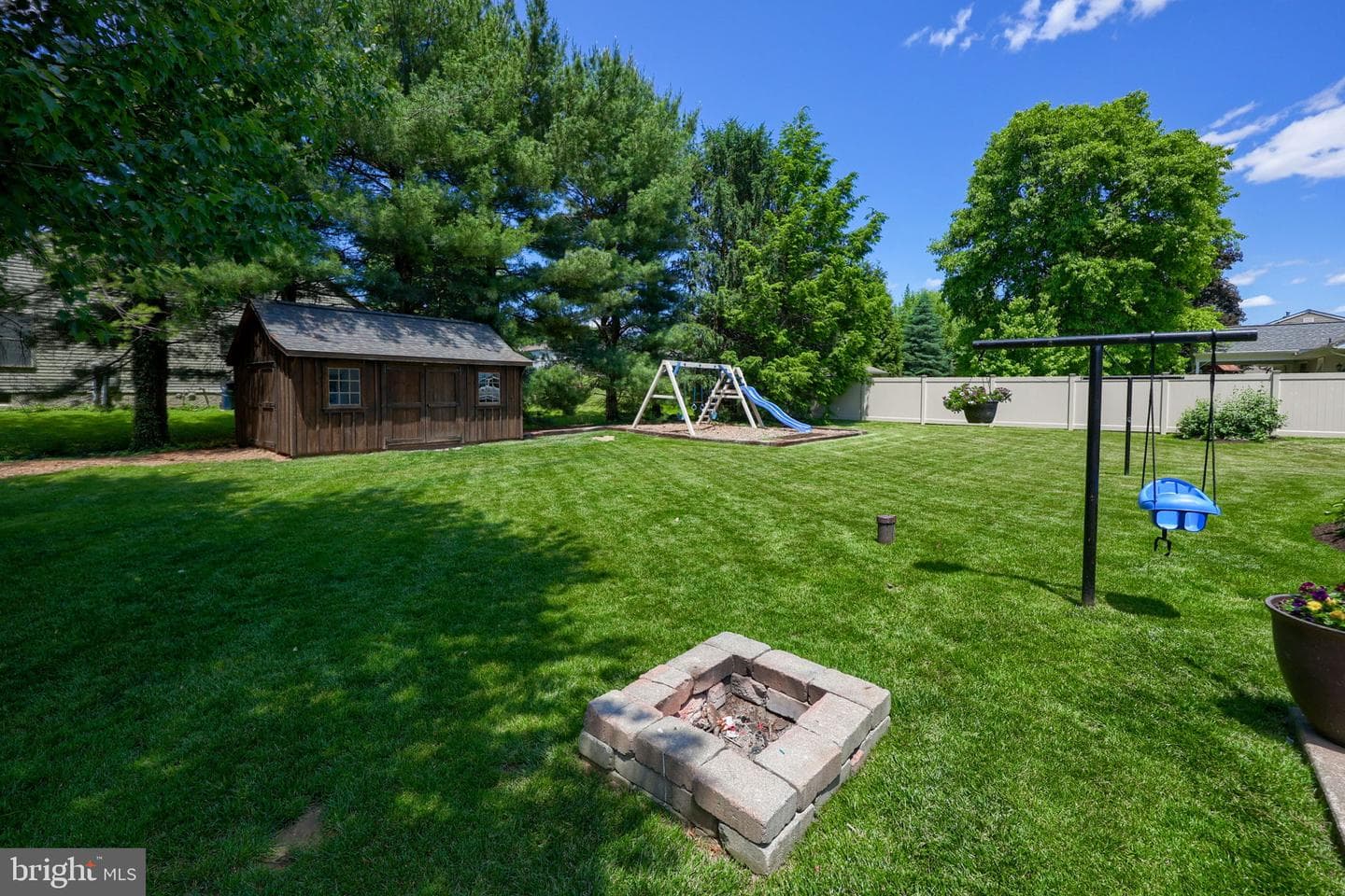 219 Tobacco Road photo 50