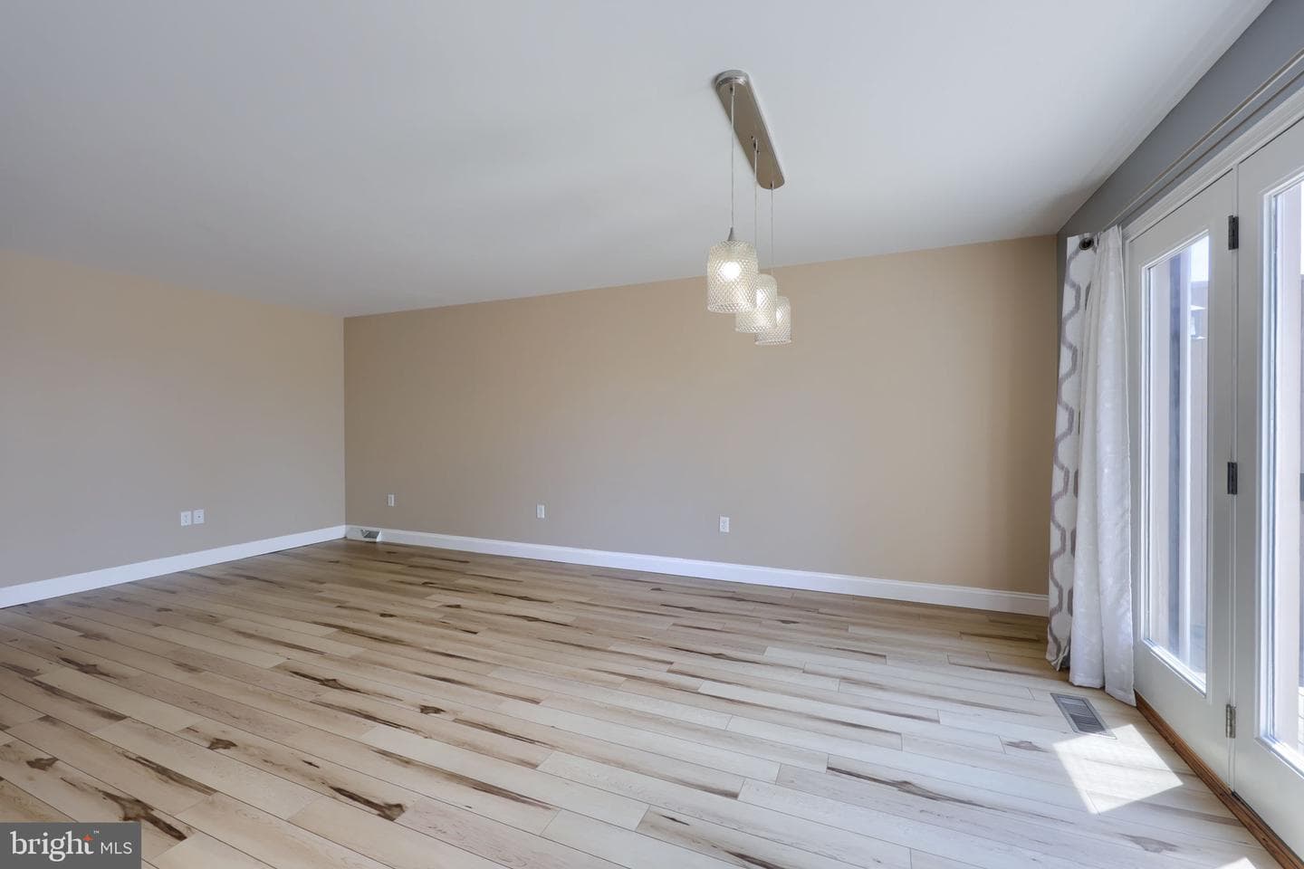 216 Eagle Drive photo 7