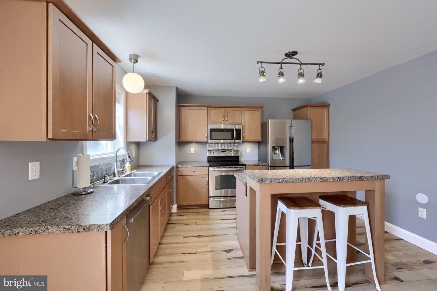216 Eagle Drive photo 9