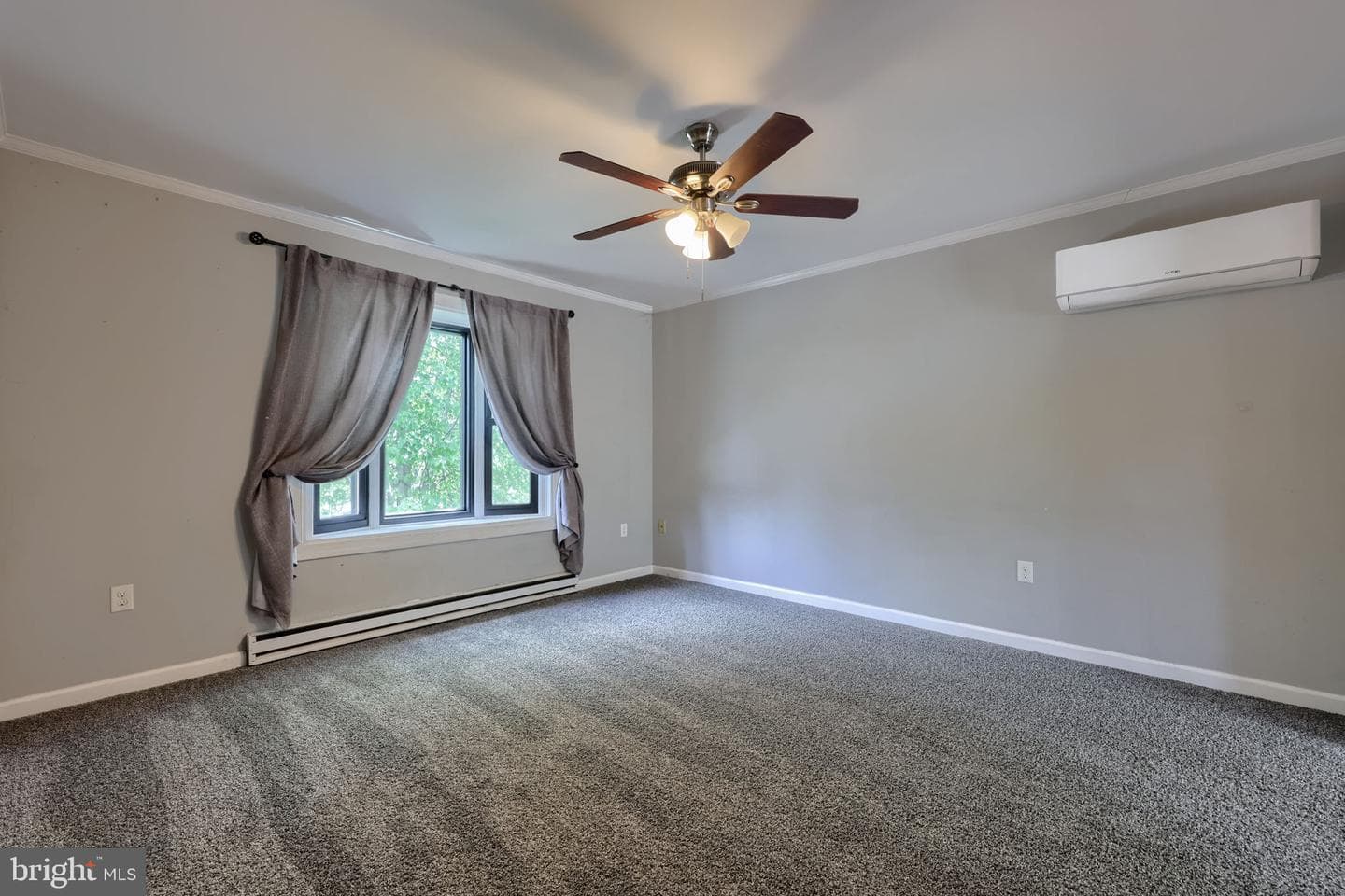 1070 Holly Lane photo 15