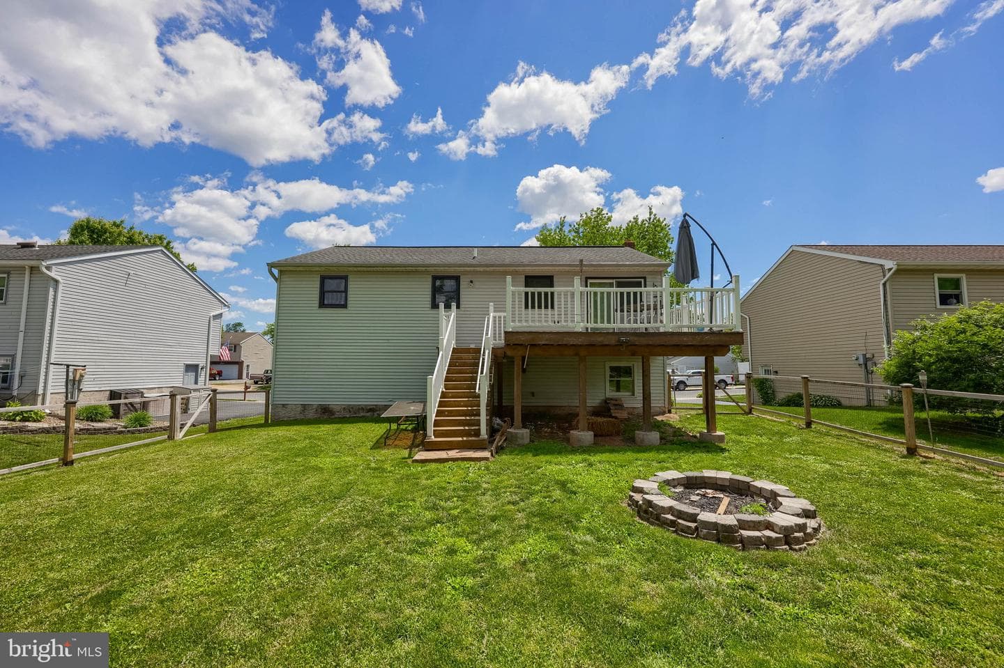 1070 Holly Lane photo 8