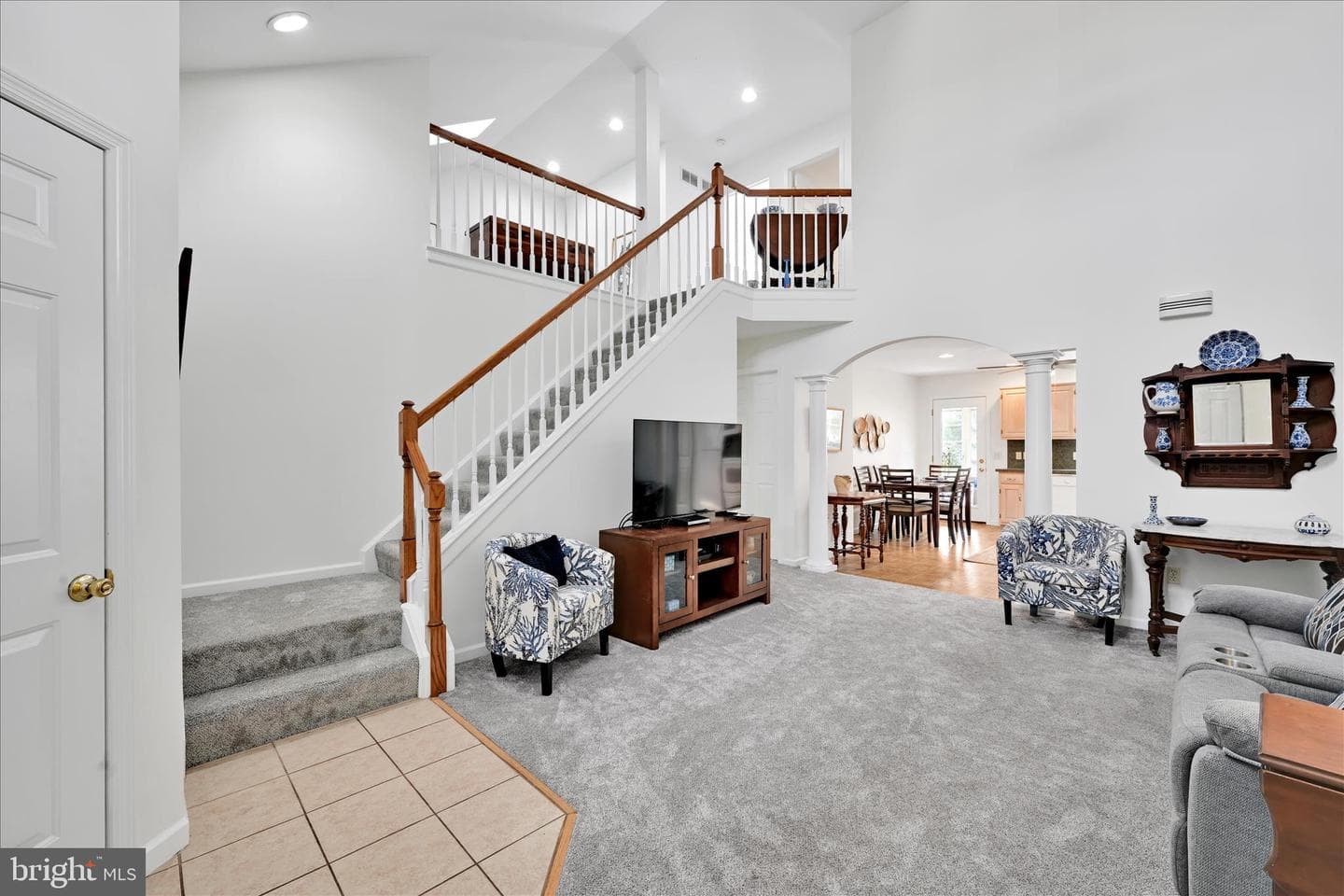 323 Hill Street photo 11