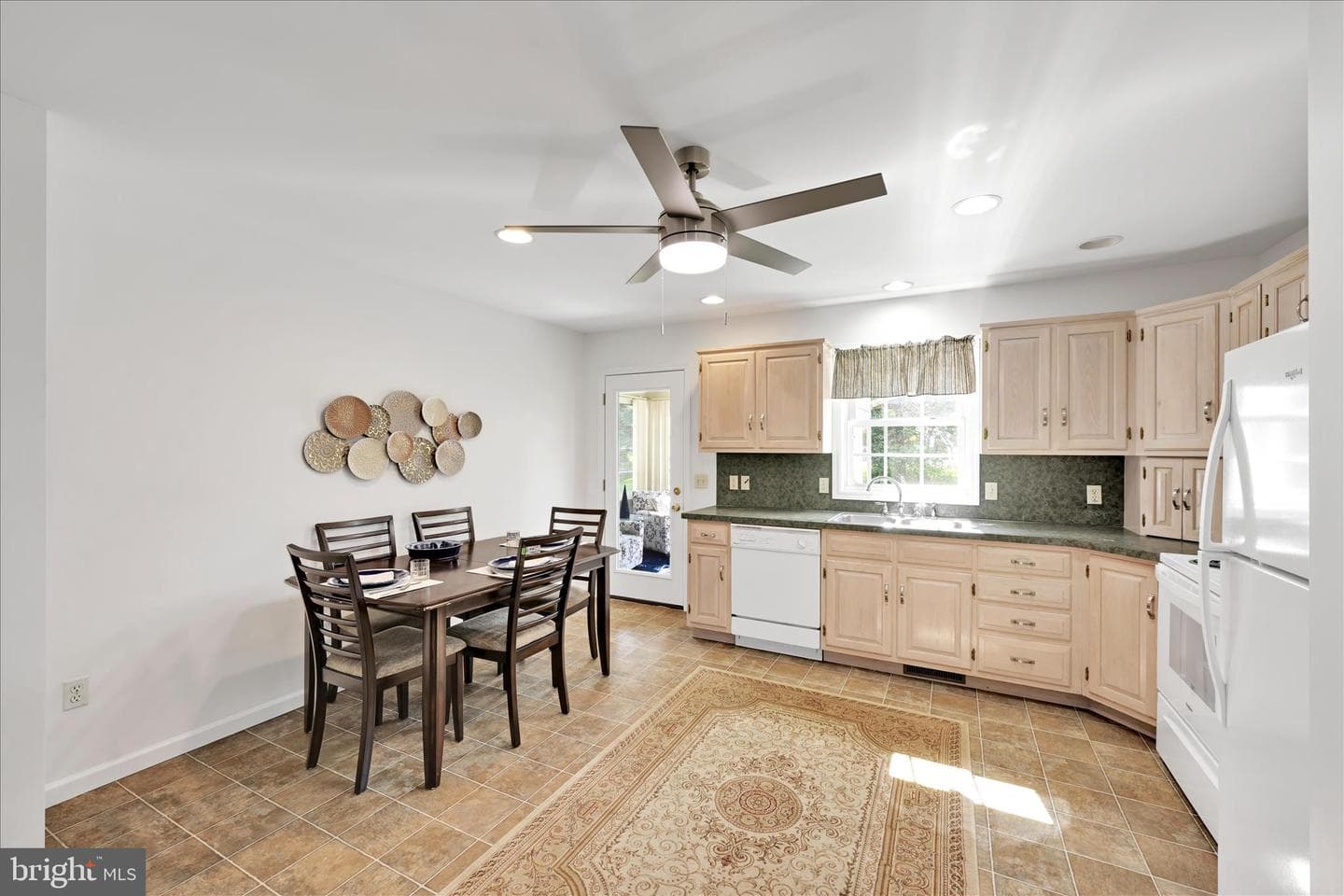 323 Hill Street photo 15