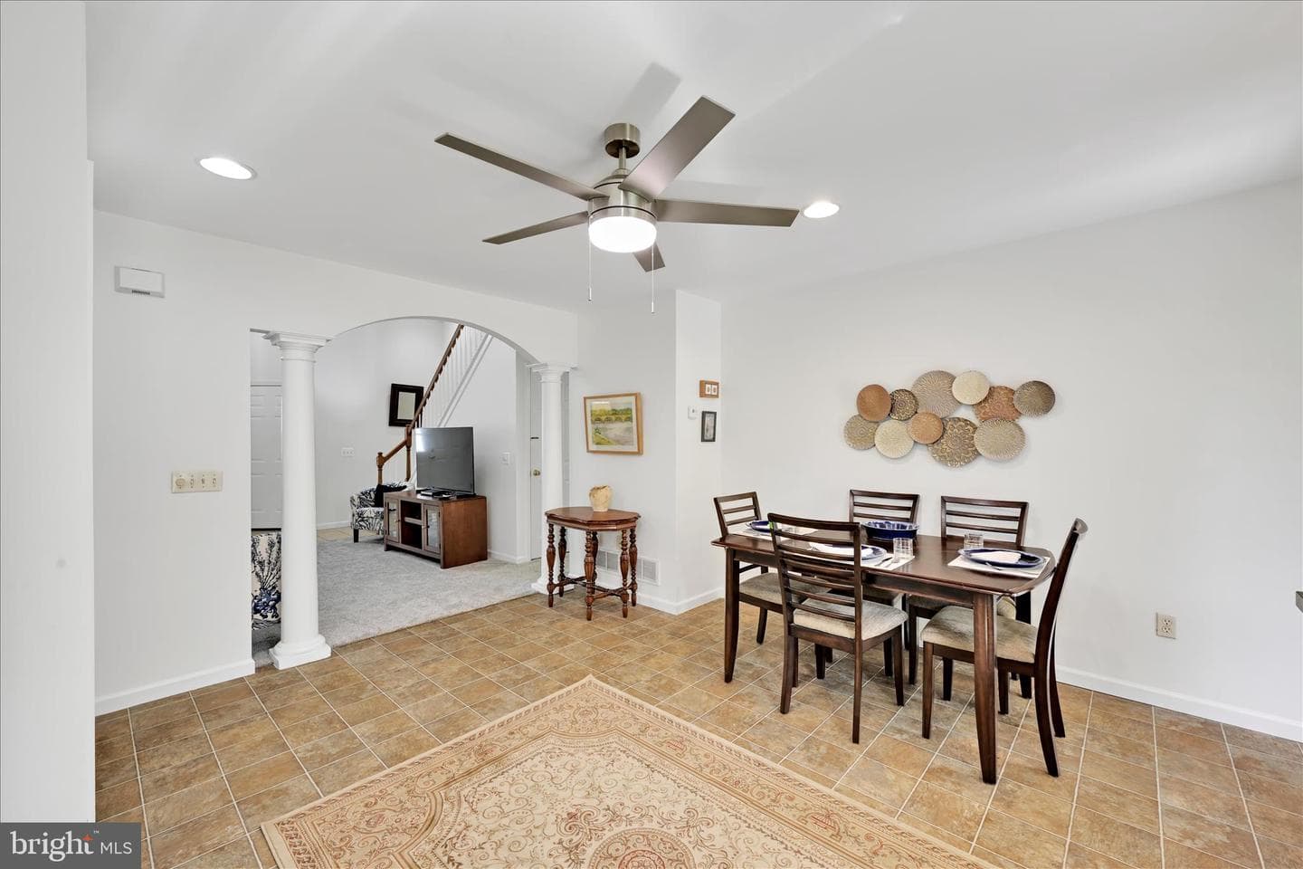 323 Hill Street photo 16